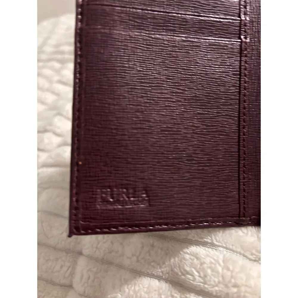 Furla elegant compact